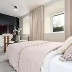 7apartments Przy Termach Cieplickich アパート イェレニャ・グーラ